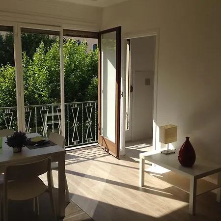 Apartment Bel Appartement De Gill Centre Ville Nice
